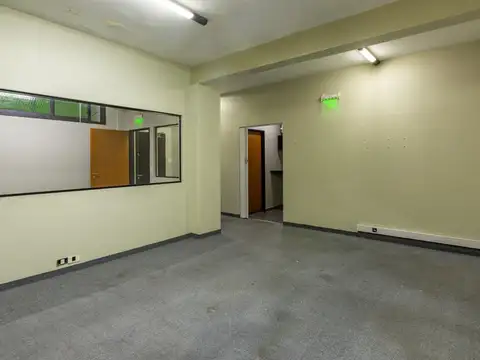 Sor Juana 1400 - Oficina 330 m2 en Dos plantas  - Ideal deposito y oficina. Distribuidora