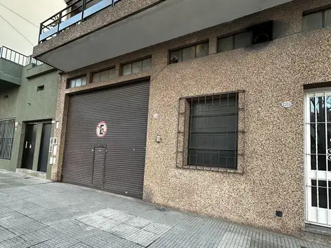 Alquiler | Local/depósito | 165 m² | del Carril y Caracas