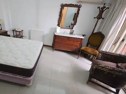 VENTA PISO 5 AMBIENTES CON DEP. 2 COCH EN BALVANERA