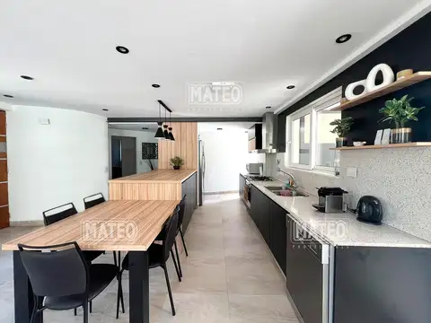 Casa 6 ambientes con 3 baños