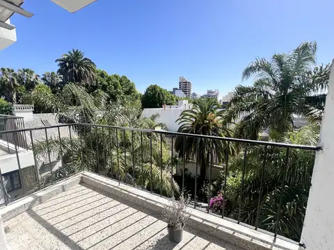 Alquiler departamento 2 amb con balcón. Hecho a nuevo. Devoto