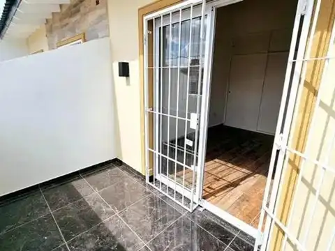 Depto Tipo Casa en Venta en Villa Luzuriaga, USD 119.000