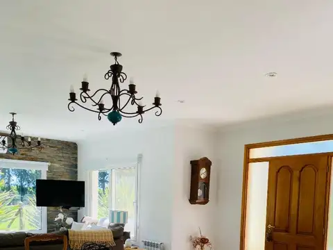 Casa en Alquiler en Club Miralagos, USD 1.400