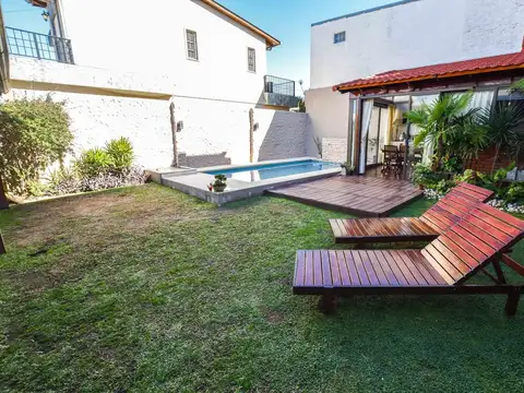 VENTA CASA 2 DORMITORIOS C/COCHERA - ZONA SUR