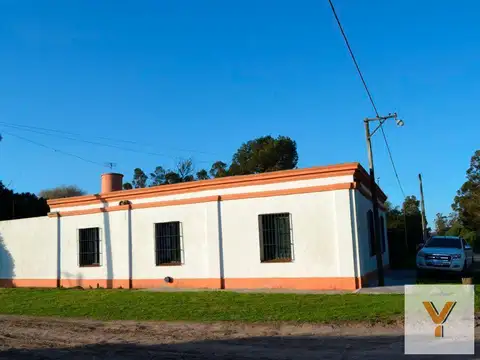 Casa quinta en venta - 3 dormitorios 3 baño 2 cocheras - 11500mts2 - Miramar