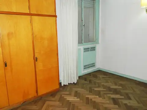 3 ambientes en buen estado a pasos Avda A García