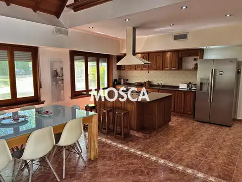 Casa en Alquiler en Countries y Barrios Cerrados en Moreno, USD 1.700