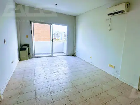 Amplio monoambiente y medio CON COCHERA INDEPENDIANTE!
