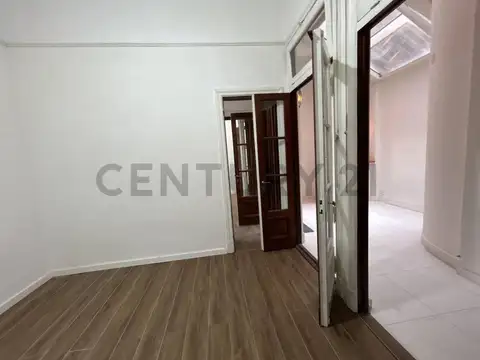 Depto Tipo Casa en Venta en Paternal, USD 75.000