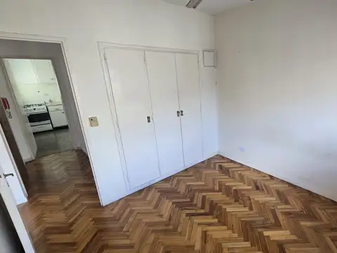 Departamento en Alquiler en Belgrano C, $ 600.000