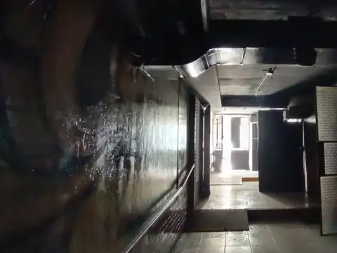 Local en Venta 81 años