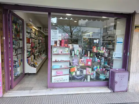 VENTA - Fondo de comercio perfumería en Beccar con 35 años de trayectoria