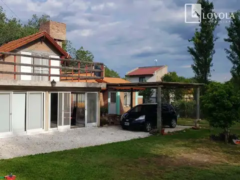 Casa en Venta con 2 cocheras