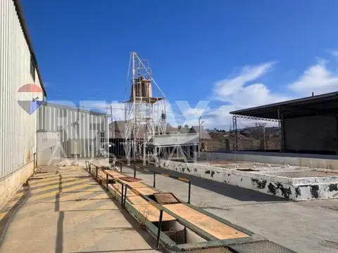 BASE INDUSTRIAL CON LAVADERO IDEAL EMPRESAS