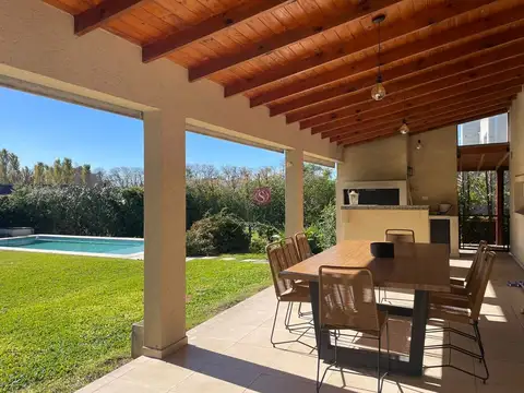 Casa Monoambiente con 4 baños