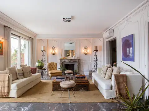 Excepcional triplex de 7 ambientes con terraza  en venta en Palermo chico.  Impecable Terraza .
