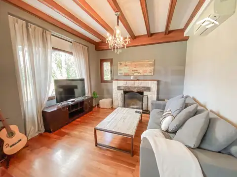 Casa en Venta con 2 cocheras