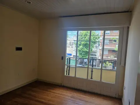 Depto Tipo Casa 4 ambientes con 1 baño