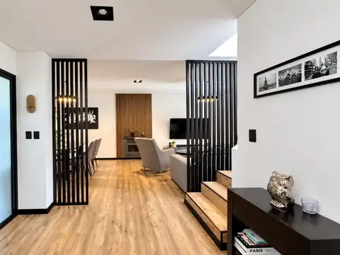 Casa 5 ambientes con 4 baños