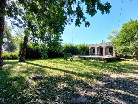 CASA 1 DORMITORIO VENTA LA PLATA PARQUE PILETA