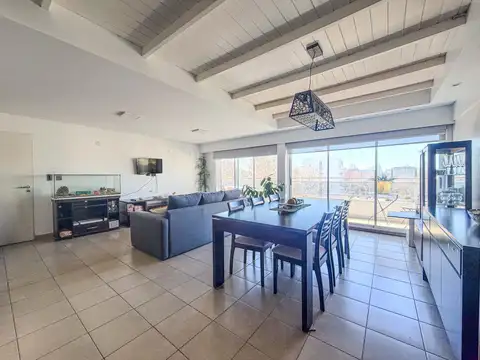 VENTA-DEPARTAMENTO 2dormitorios con terraza exclusiva y balcon al frente.