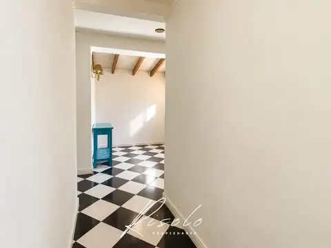 Casa en Alquiler con 2 cocheras