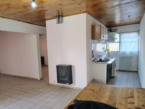 Casa 3 ambientes con 1 baño