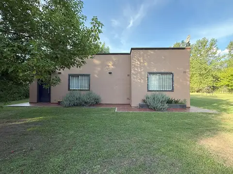 Casa 3 ambientes con 1 baño