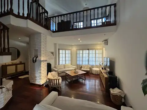 Casa 5 ambientes con 3 baños