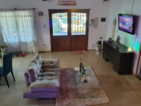 Casa en alquiler en Roldan, límite con Funes