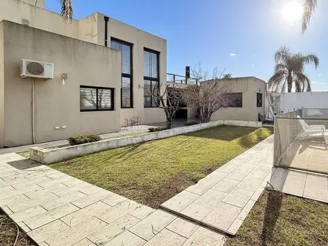 Casa en Venta en Funes, USD 220.000
