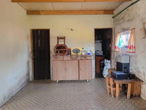 Casa 3 ambientes con 1 baño