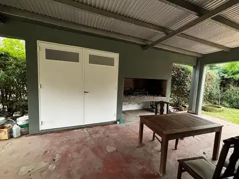 Casa en venta de 4 ambientes en bro. Priv, Los 3 Coniles