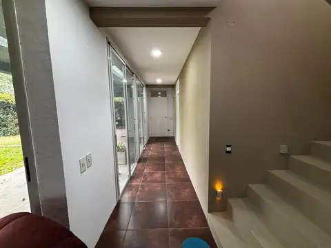 Muy buena casa de 4 ambientes en bro. Priv, Los 3 Coniles
