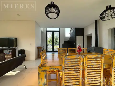 Casa en alquiler temporal en El Cantón Barrio Golf