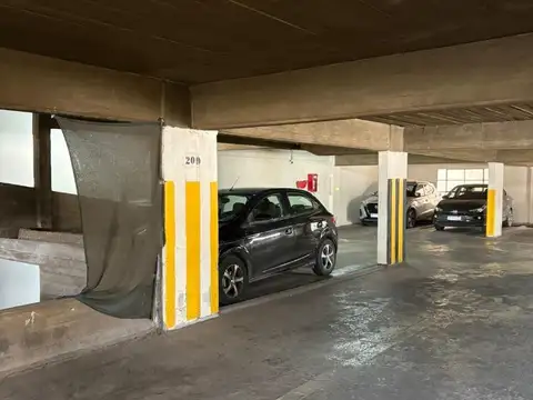 COCHERA EN VENTA CENTRO