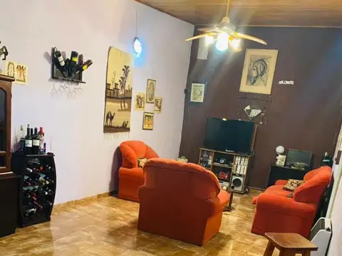 Casa en Venta con 3 cocheras