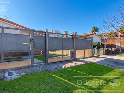 Casa en venta  - Berazategui- Sobre Av  Nestor Kirchner ideal 2 familias