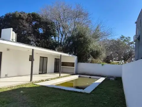 Casa 3 ambientes con 1 baño
