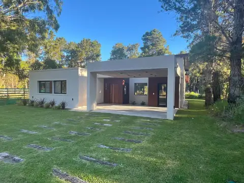 VENTA DE CASA EN VILLAROBLES . A ESTRENAR