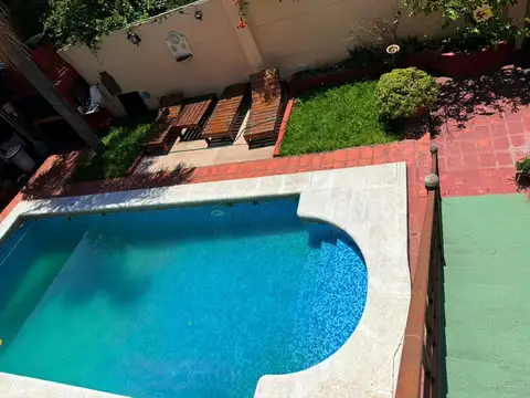 VENTA - CASA - PILETA - QUINCHO - COCHERA TECHADA - 4 AMBIENTES - PERMUTA