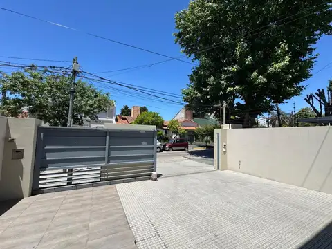 Casa 6 ambientes con 3 baños