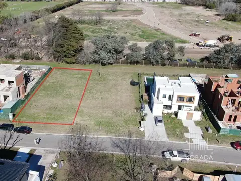 Terreno central en venta Barrio Azzurra, Pilar (sector1)