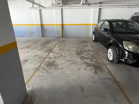 DOS COCHERAS CUBIERTAS OPORTUNIDAD