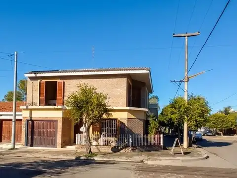 SE VENDE CASA 3 DORMITORIOS + LOCAL RIO TERCERO