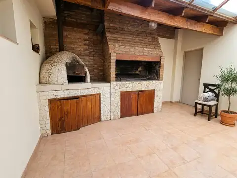 SE VENDE CASA 3 DORMITORIOS + LOCAL RIO TERCERO