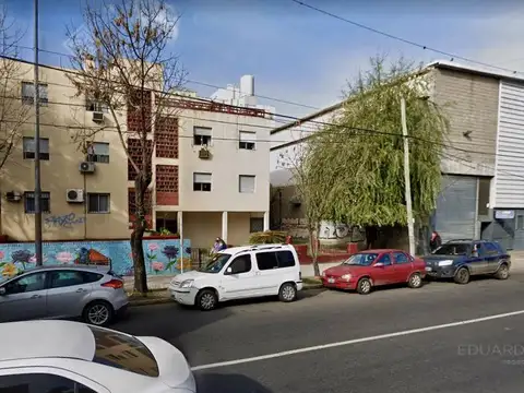 3 amb en Escalada Centro sobre la Avda - Fte al FCGR - Al lado del Super COTO 