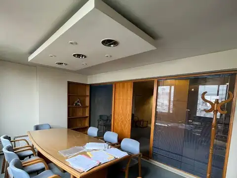 Oficina 4 ambientes con 2 baños
