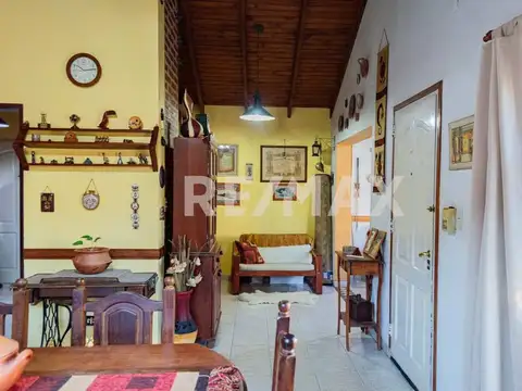 CASA EN PB 3DORM + QUINCHO PLOTTIER B° LOS CANALES