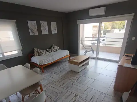 Departamento en Alquiler en La Lonja, $ 1.200.000
